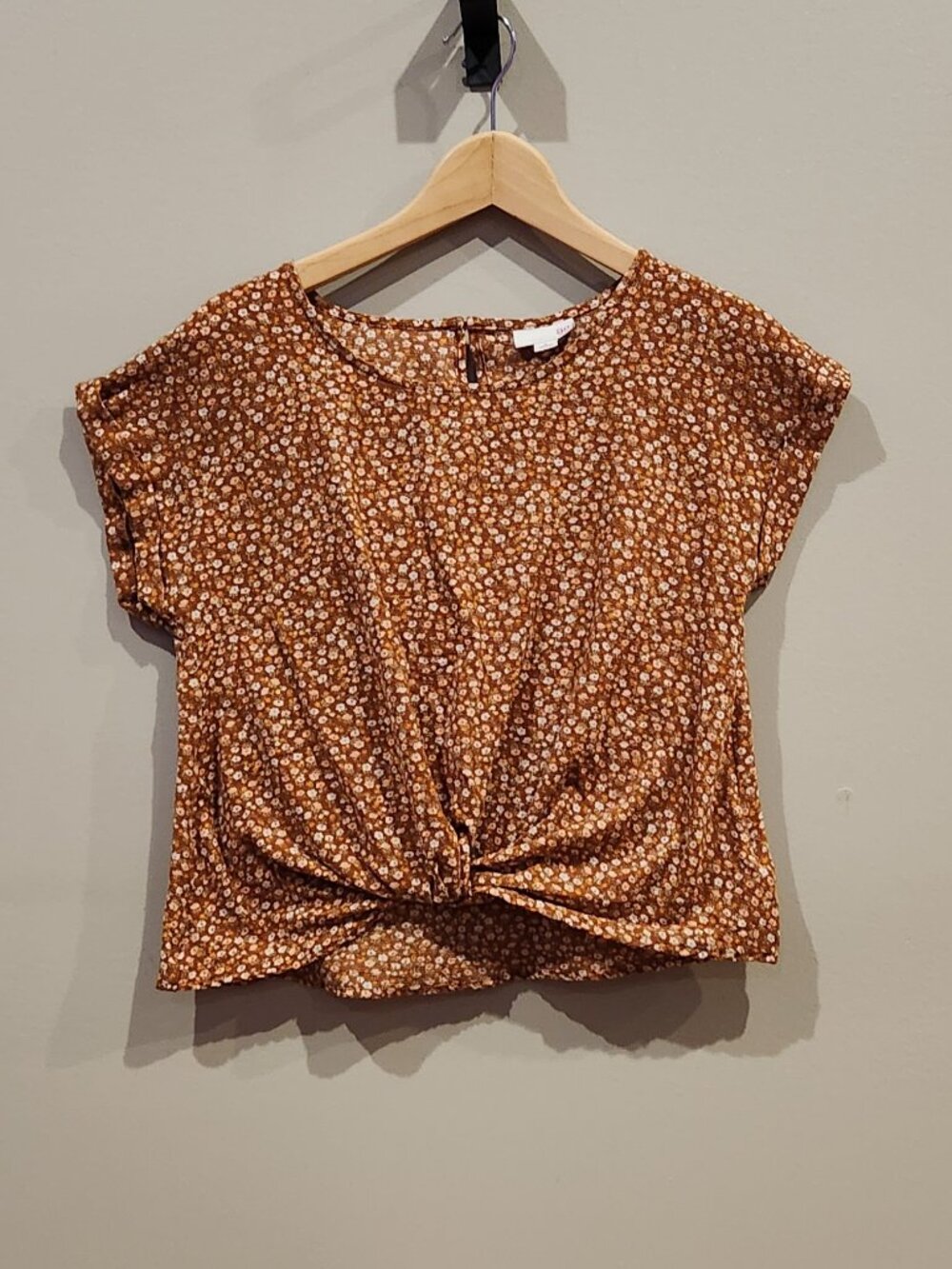 SO Floral Twist Front Crop Top Brown Ditsy Print Size Small